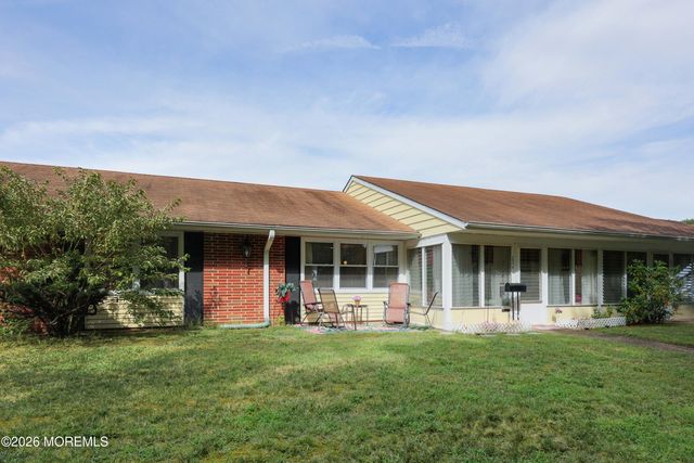 341C Canterbury Court, Lakewood, NJ 08701