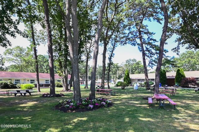 341C Canterbury Court, Lakewood, NJ 08701
