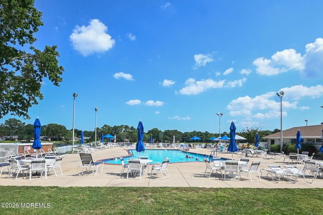 341C Canterbury Court, Lakewood, NJ 08701