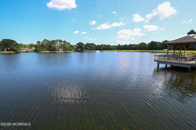 341C Canterbury Court, Lakewood, NJ 08701