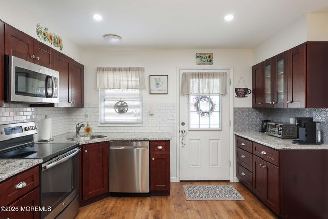 341C Canterbury Court, Lakewood, NJ 08701