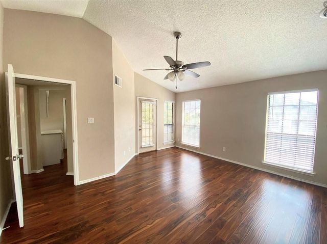 3101 Townbluff Drive 423, Plano, TX 75075