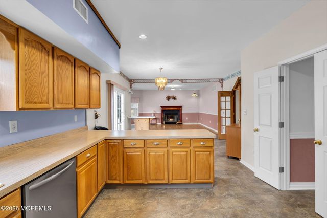 8 Hartnett Way, Millstone, NJ 08510