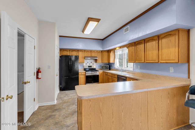 8 Hartnett Way, Millstone, NJ 08510