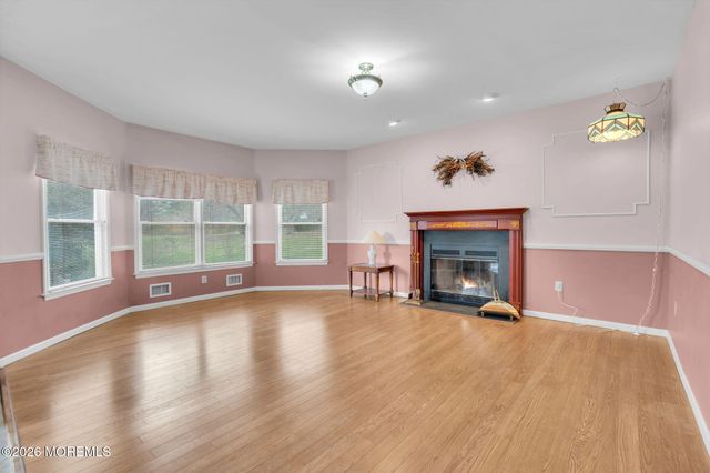 8 Hartnett Way, Millstone, NJ 08510