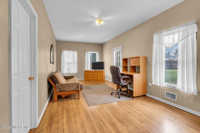 8 Hartnett Way, Millstone, NJ 08510