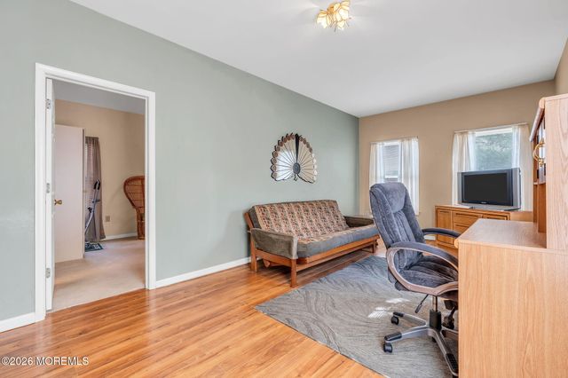 8 Hartnett Way, Millstone, NJ 08510