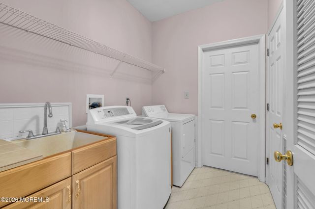 8 Hartnett Way, Millstone, NJ 08510