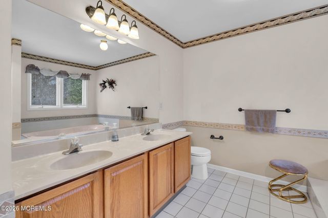 8 Hartnett Way, Millstone, NJ 08510