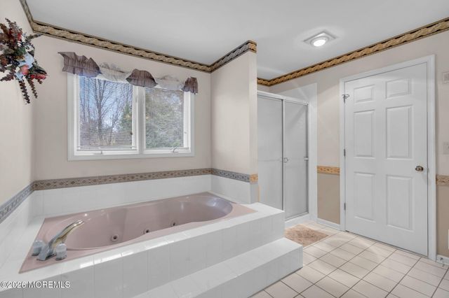 8 Hartnett Way, Millstone, NJ 08510