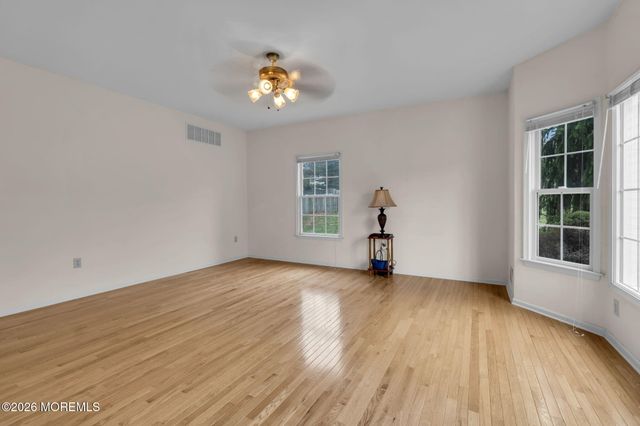 8 Hartnett Way, Millstone, NJ 08510