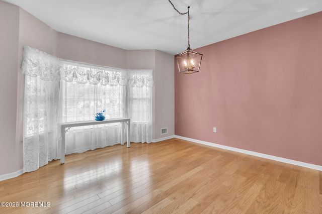 8 Hartnett Way, Millstone, NJ 08510