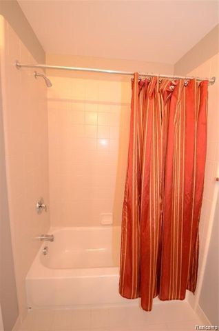 263 S Village Way 23, Canton, MI 48188