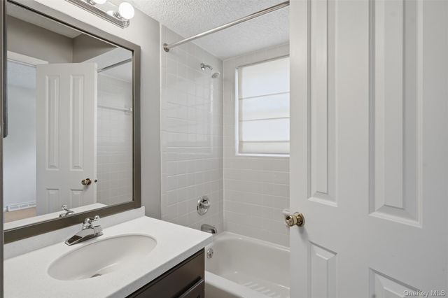 28 E Knoll, Rhinebeck, NY 12572