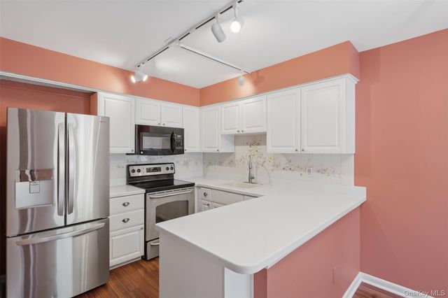 28 E Knoll, Rhinebeck, NY 12572