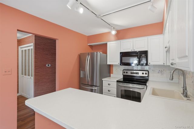 28 E Knoll, Rhinebeck, NY 12572