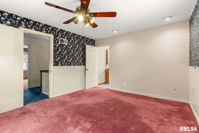 2613 W BARKER Avenue, West Peoria, IL 61604