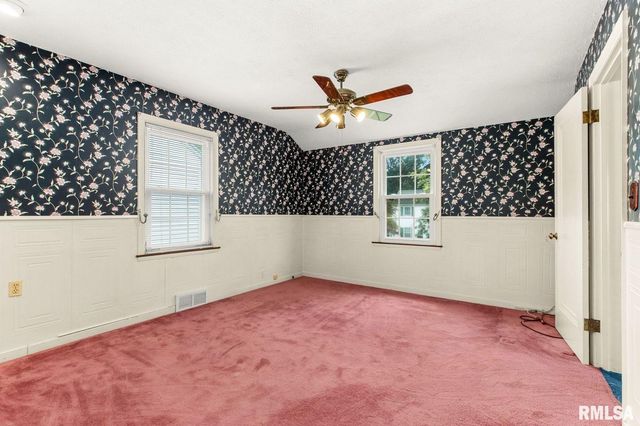 2613 W BARKER Avenue, West Peoria, IL 61604