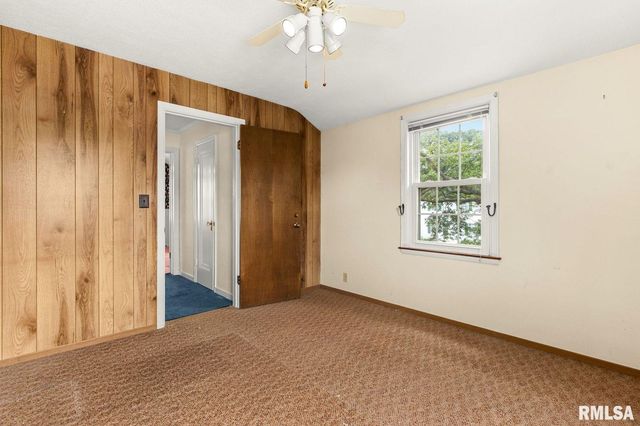 2613 W BARKER Avenue, West Peoria, IL 61604
