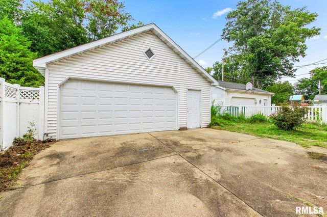 2613 W BARKER Avenue, West Peoria, IL 61604