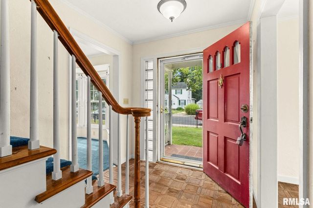 2613 W BARKER Avenue, West Peoria, IL 61604