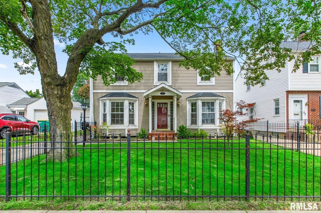 2613 W BARKER Avenue, West Peoria, IL 61604
