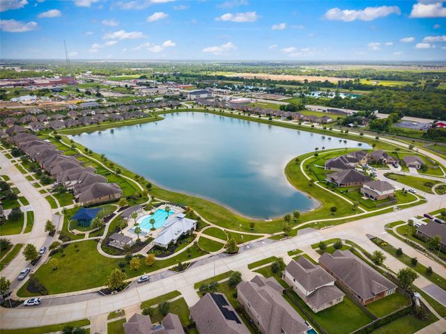 18931 Lynnwood Drive, Manvel, TX 77578