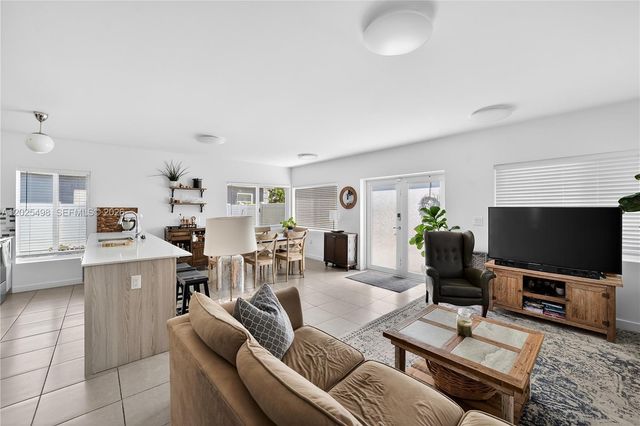 24 NW 13th Avenue, Delray Beach, FL 33444