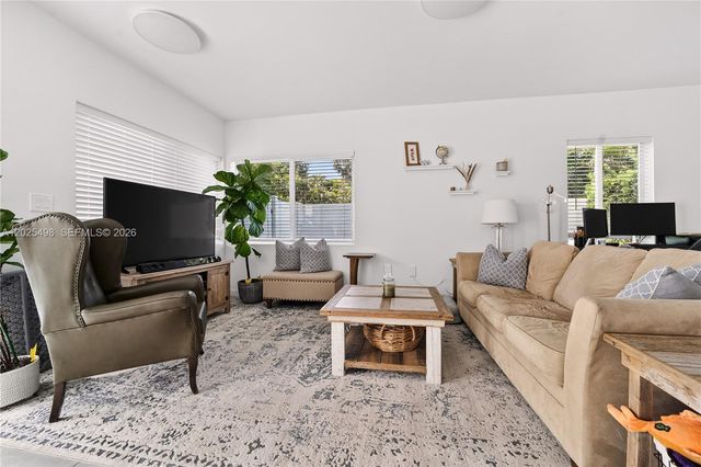 24 NW 13th Avenue, Delray Beach, FL 33444