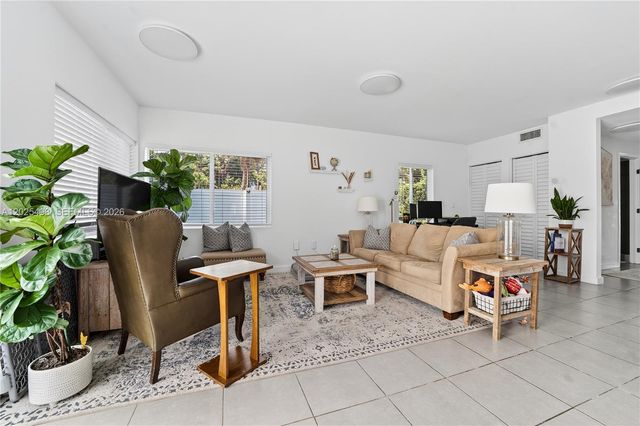24 NW 13th Avenue, Delray Beach, FL 33444