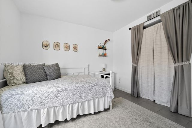 24 NW 13th Avenue, Delray Beach, FL 33444
