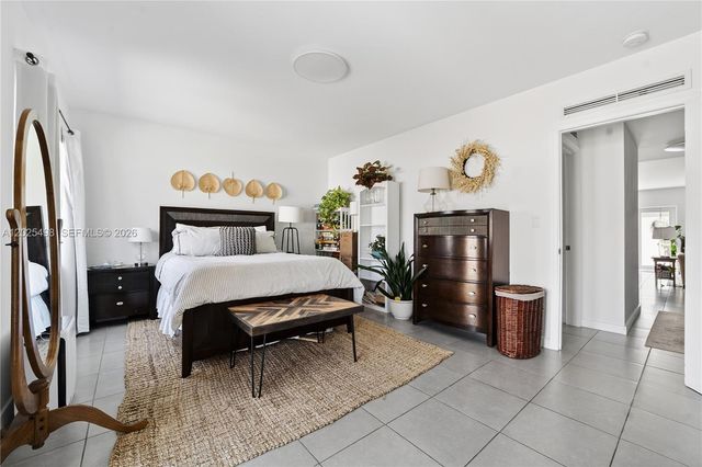 24 NW 13th Avenue, Delray Beach, FL 33444
