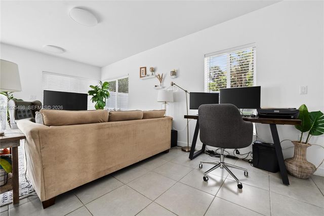24 NW 13th Avenue, Delray Beach, FL 33444