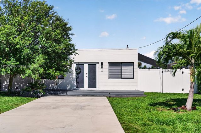 24 NW 13th Avenue, Delray Beach, FL 33444