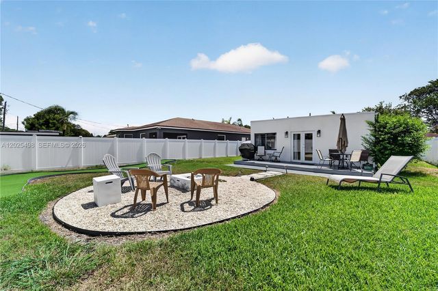 24 NW 13th Avenue, Delray Beach, FL 33444