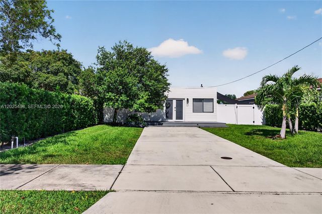 24 NW 13th Avenue, Delray Beach, FL 33444