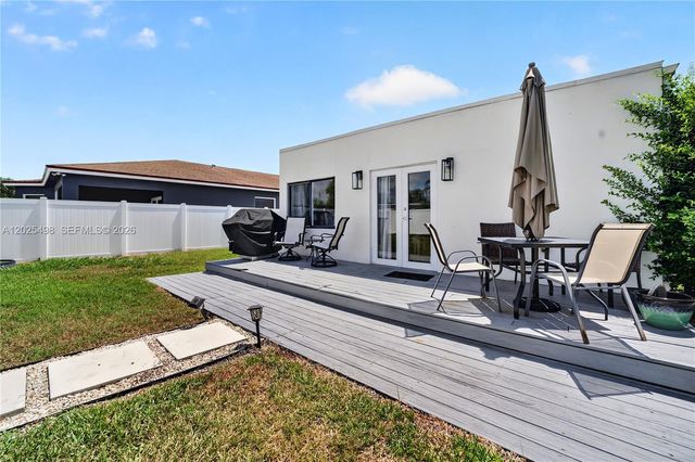 24 NW 13th Avenue, Delray Beach, FL 33444