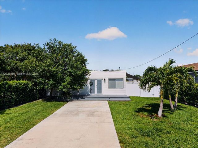 24 NW 13th Avenue, Delray Beach, FL 33444