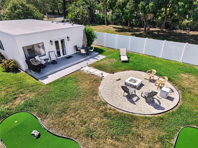 24 NW 13th Avenue, Delray Beach, FL 33444