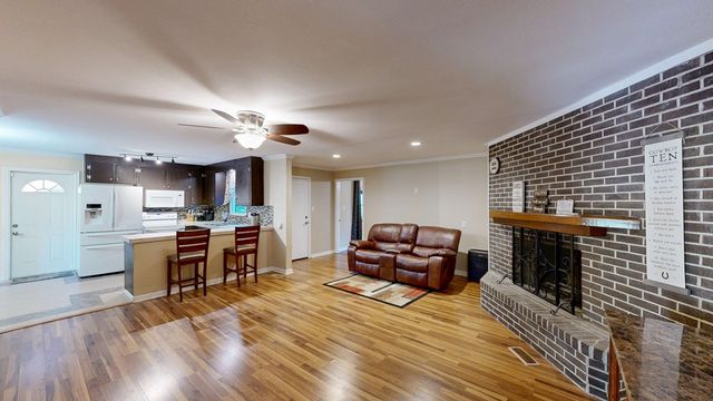 1301 Sassar Street, Dothan, AL 36301