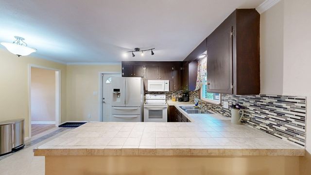 1301 Sassar Street, Dothan, AL 36301