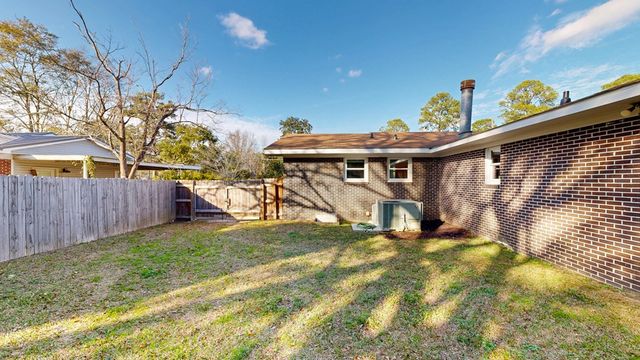 1301 Sassar Street, Dothan, AL 36301