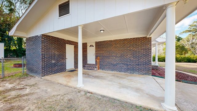 1301 Sassar Street, Dothan, AL 36301