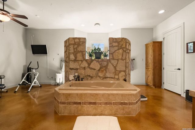 289 Mariposa, New Braunfels, TX 78132