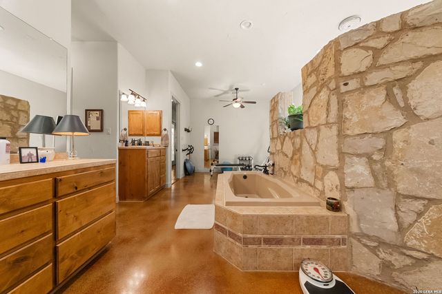 289 Mariposa, New Braunfels, TX 78132