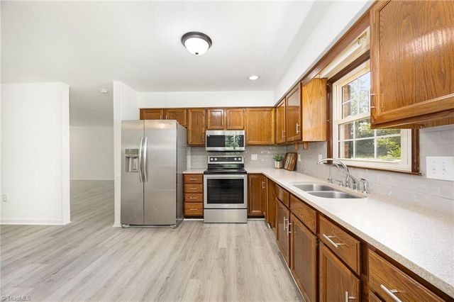 5045 Blakeshire Road, Greensboro, NC 27406