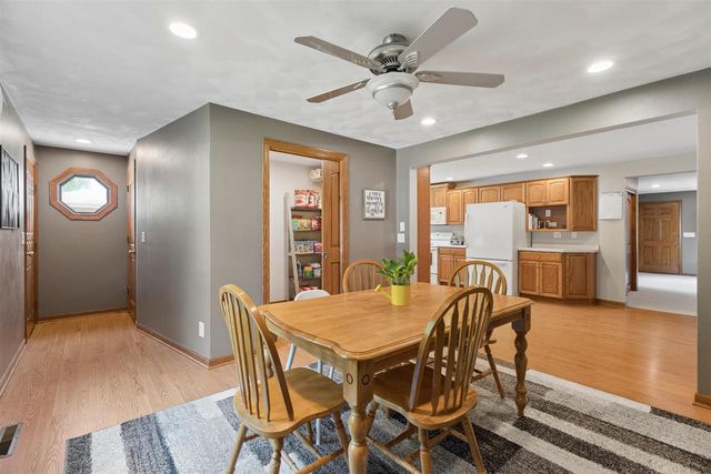 1912 S WALDEN AVENUE, Appleton, WI 54915