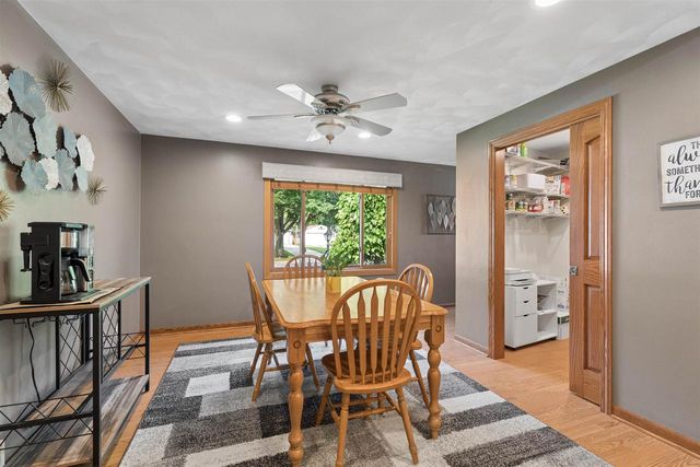 1912 S WALDEN AVENUE, Appleton, WI 54915