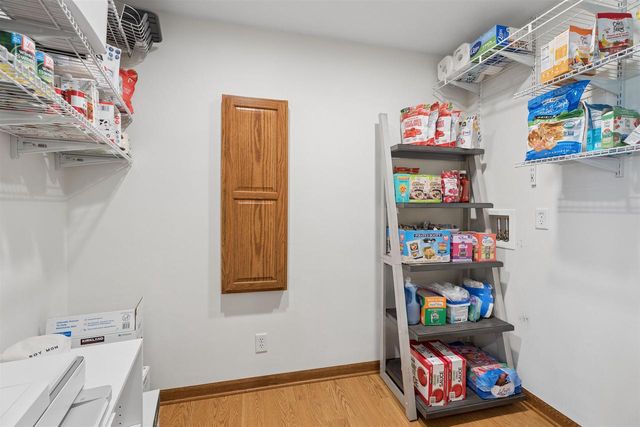 1912 S WALDEN AVENUE, Appleton, WI 54915