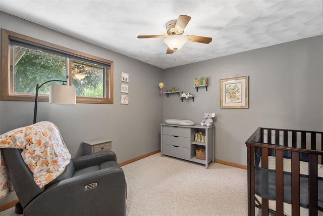 1912 S WALDEN AVENUE, Appleton, WI 54915